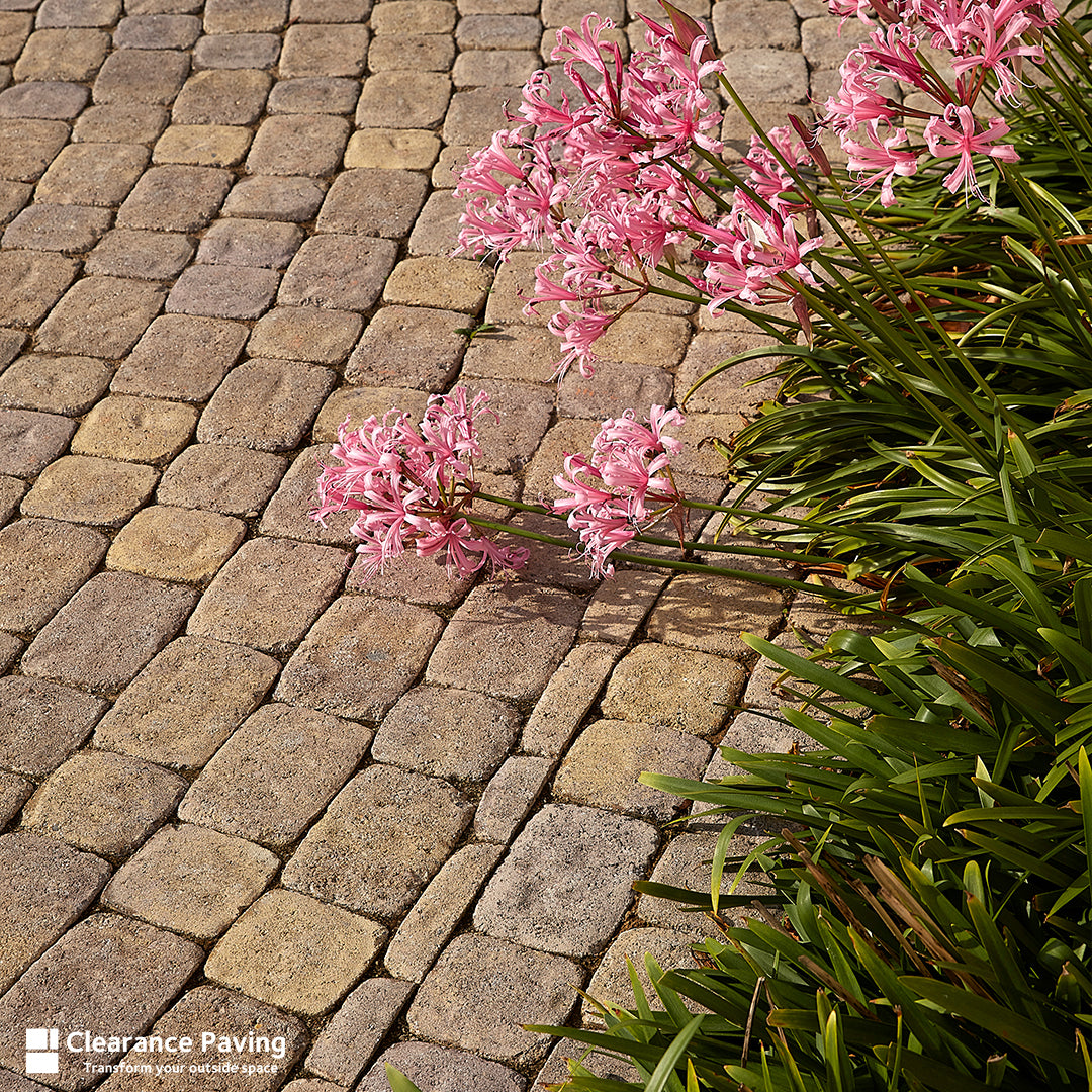 Brett Aura Square Stone paving block in Bronze Fleck
