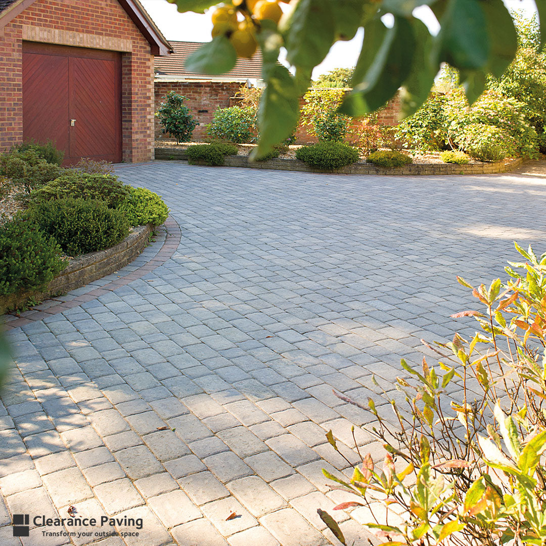 Brett Regatta Trio paving blocks in Silver Haze 60mm