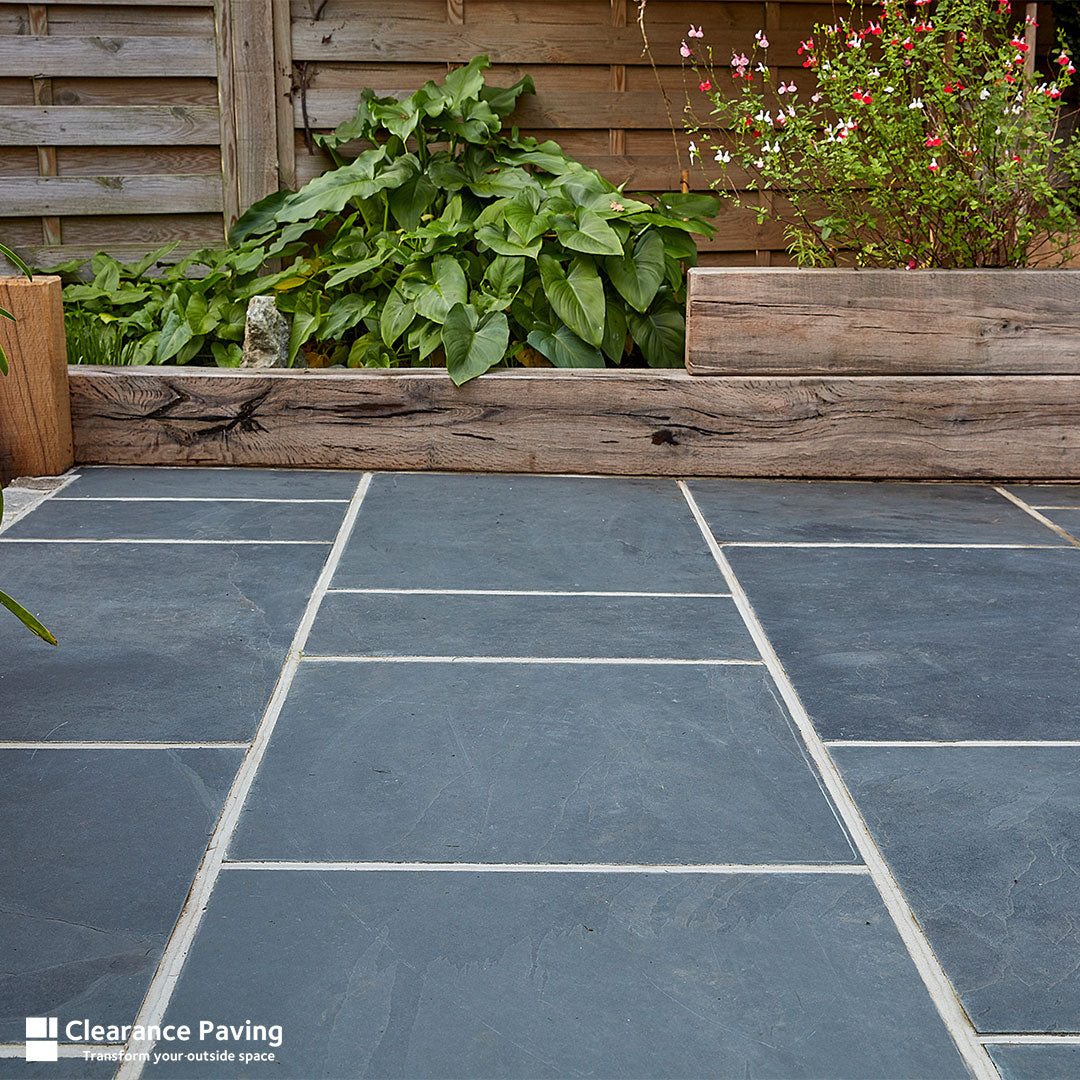Brett Brazilian Slate garden paving in Olive Black Linear multi-sized pack