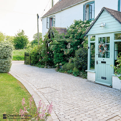 Brett Aura Stone rectangular block paving in Silver Fleck 60mm